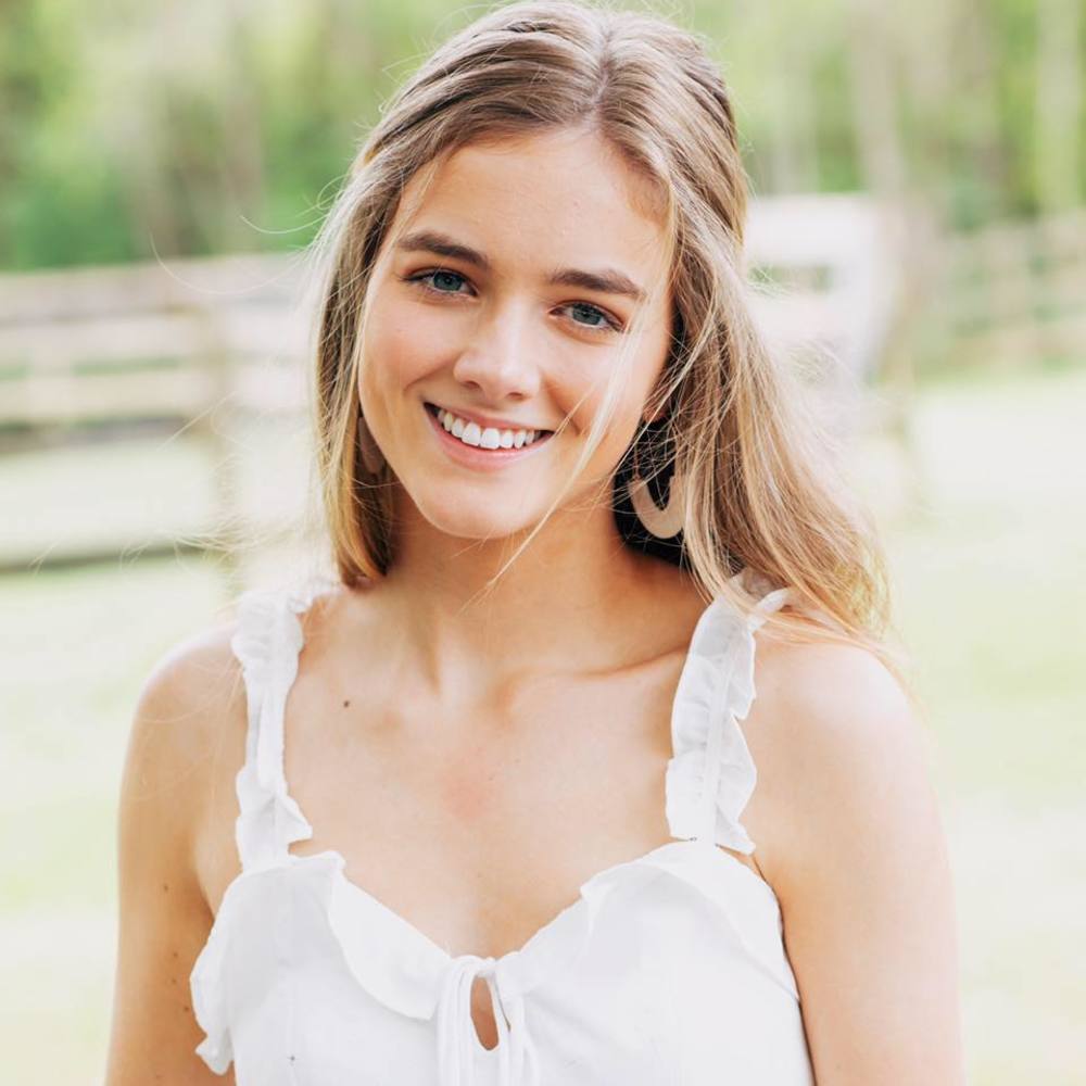 Meet your Posher, Isabella